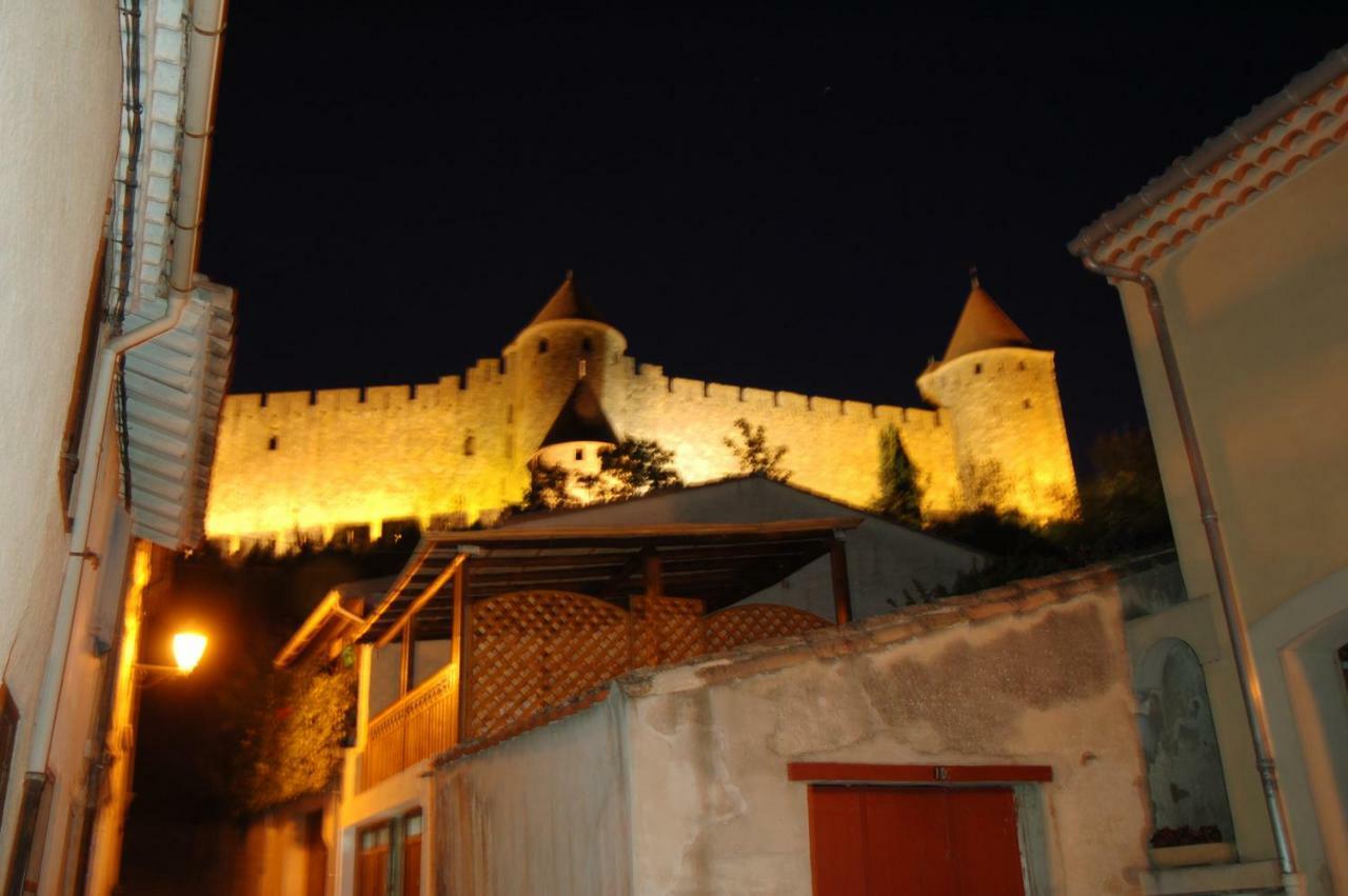 Holiday home Maison Des Remparts Nichee Sous La Cite *